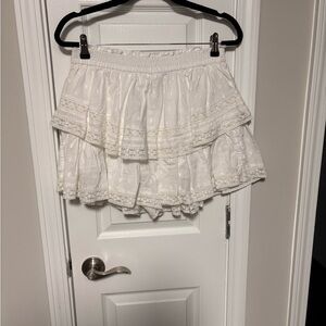 AE white lacy tiered skort